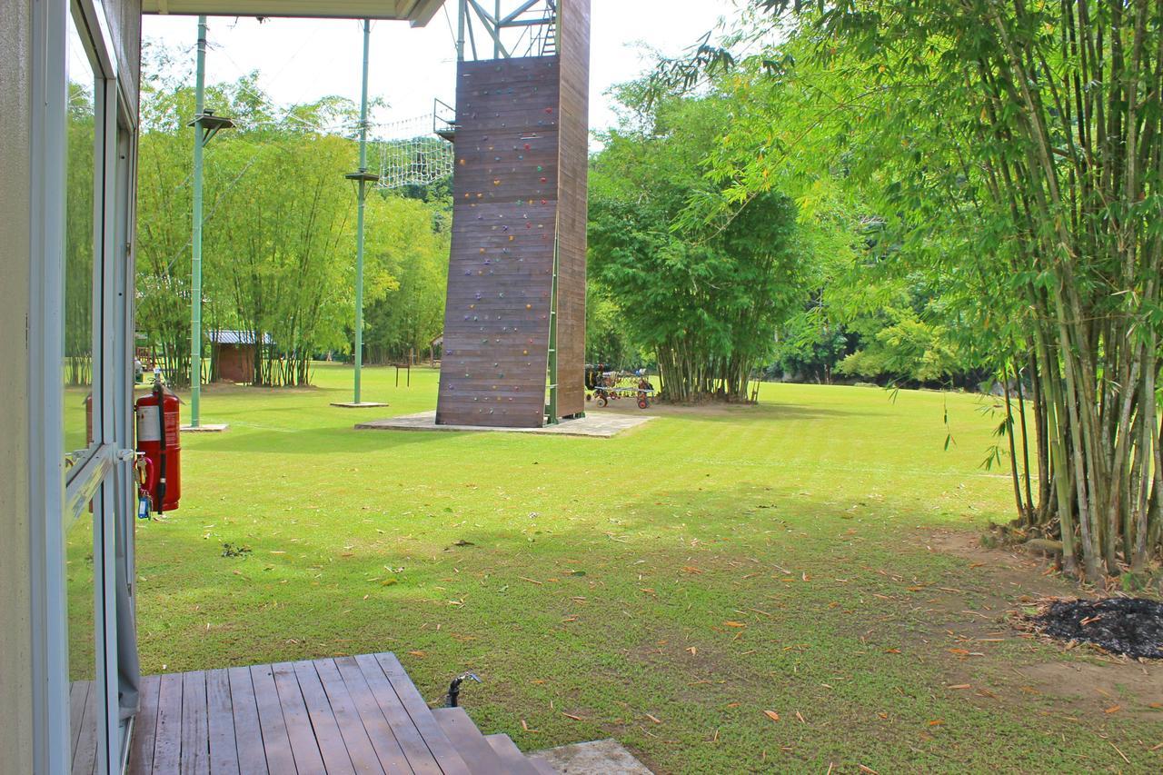 Kiulu Riverside Chalet Tamparuli Eksteriør billede